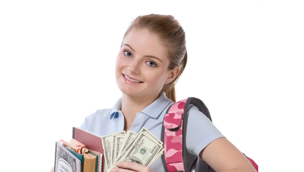 How to Apply For a Loan As a Student